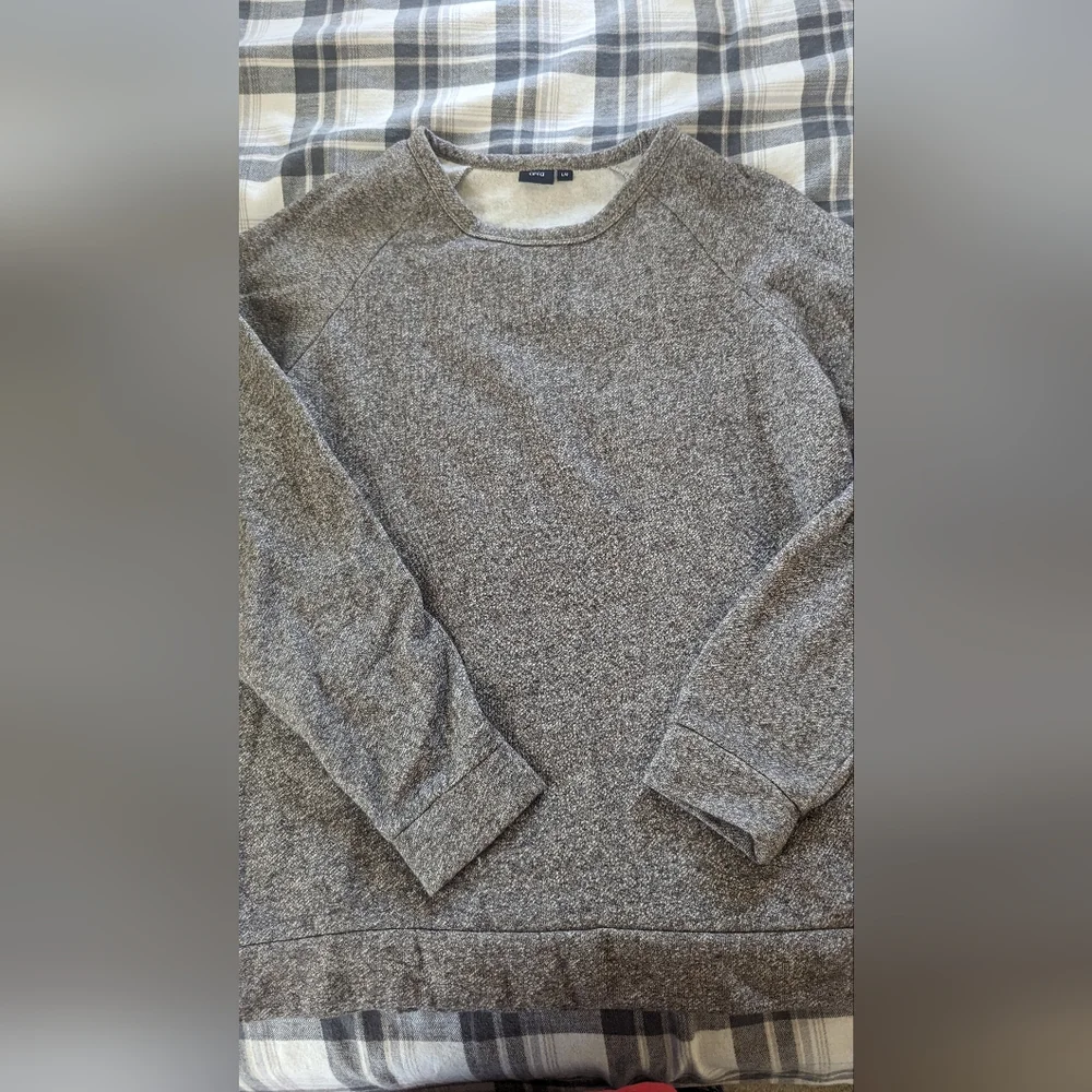 $$ Men's sweater - Picture 1 of 3